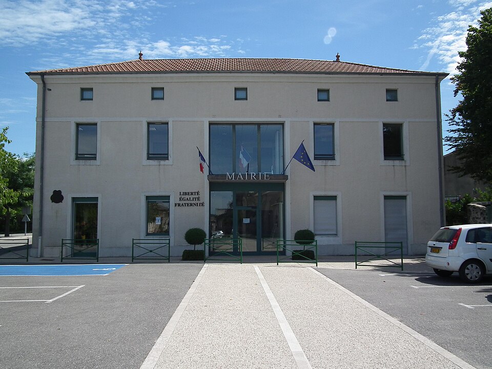 Mairie Montoison 2011 — 08 — 12 — 005