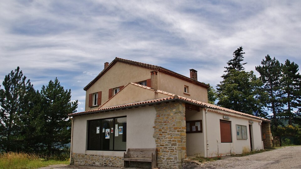 006 Orcinas ( 26220 )