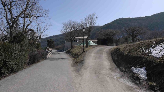 Entrée village de Pelonne
