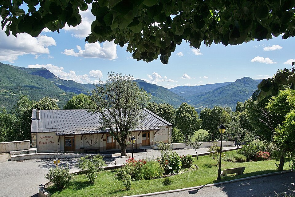278 pennes le Sec (26340)