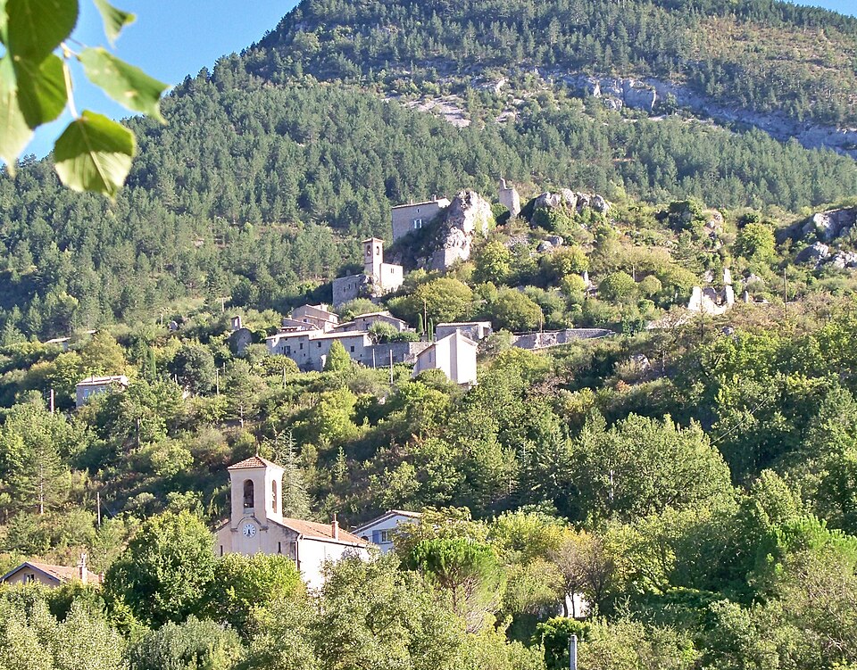 Sahune — église et chapelle