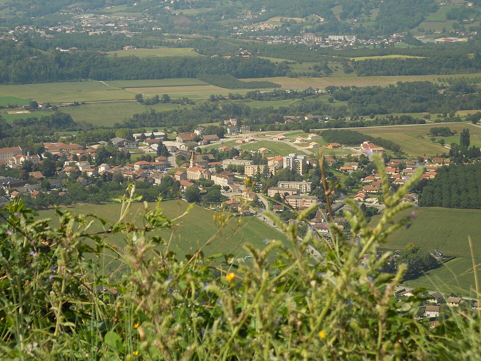 Saint — Jean — en — Royans from the east