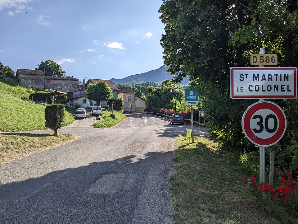 Saint — Martin — le — Colonel — Entrée depuis Saint — Jean — en — Royans (mai 2022)