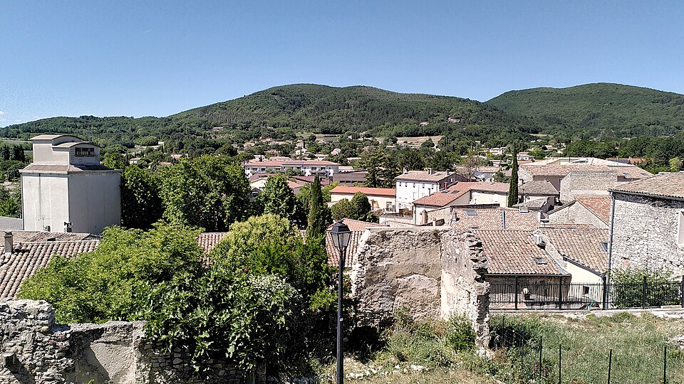 Sauzet — Vue depuis la rue de la Place