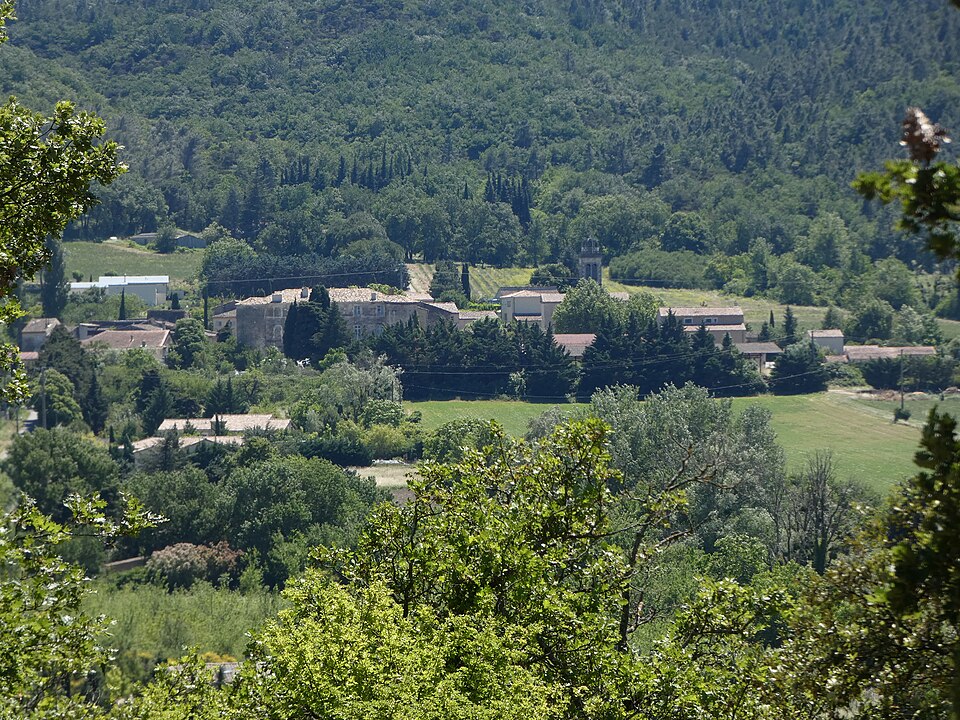 La Touche — Cimetière — Vue sur le village
