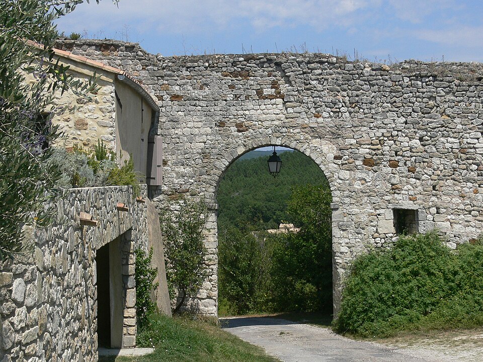 Valaurie — porte rempart