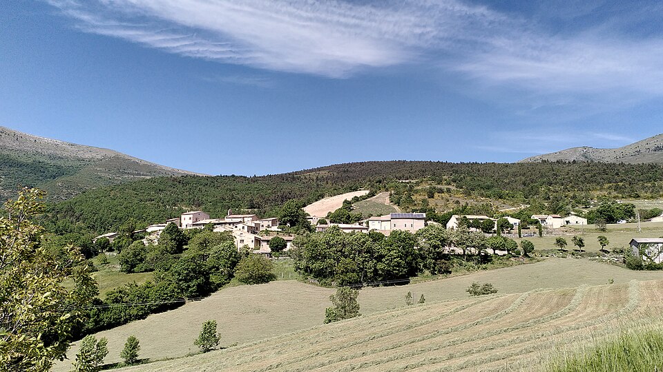 Volvent — Vue depuis la route de Saint — Nazaire — le — Désert avec des champs