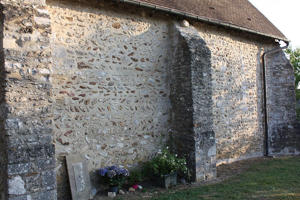 Aigleville — Eglise Notre — Dame — 01