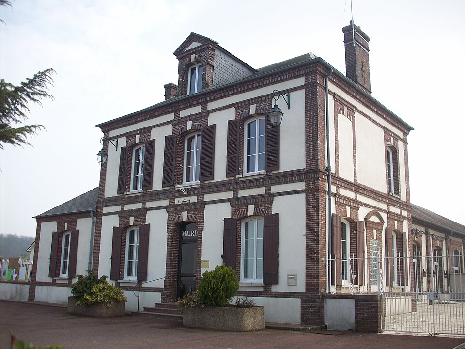 Mairie d'Arnières — sur — Iton