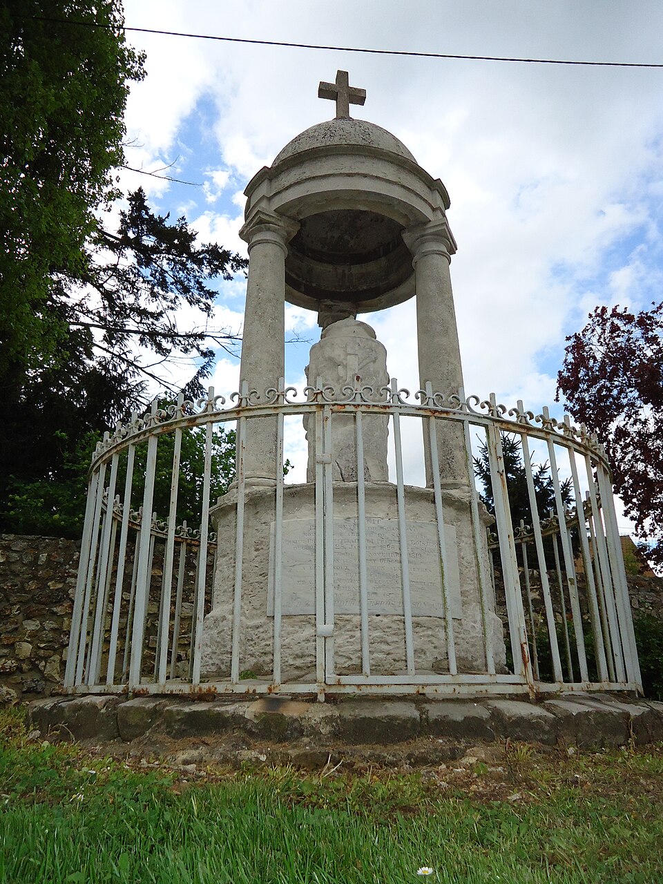 Bois — Jérome — Saint — Ouen — Monument Pierre Seyer (ISMH)