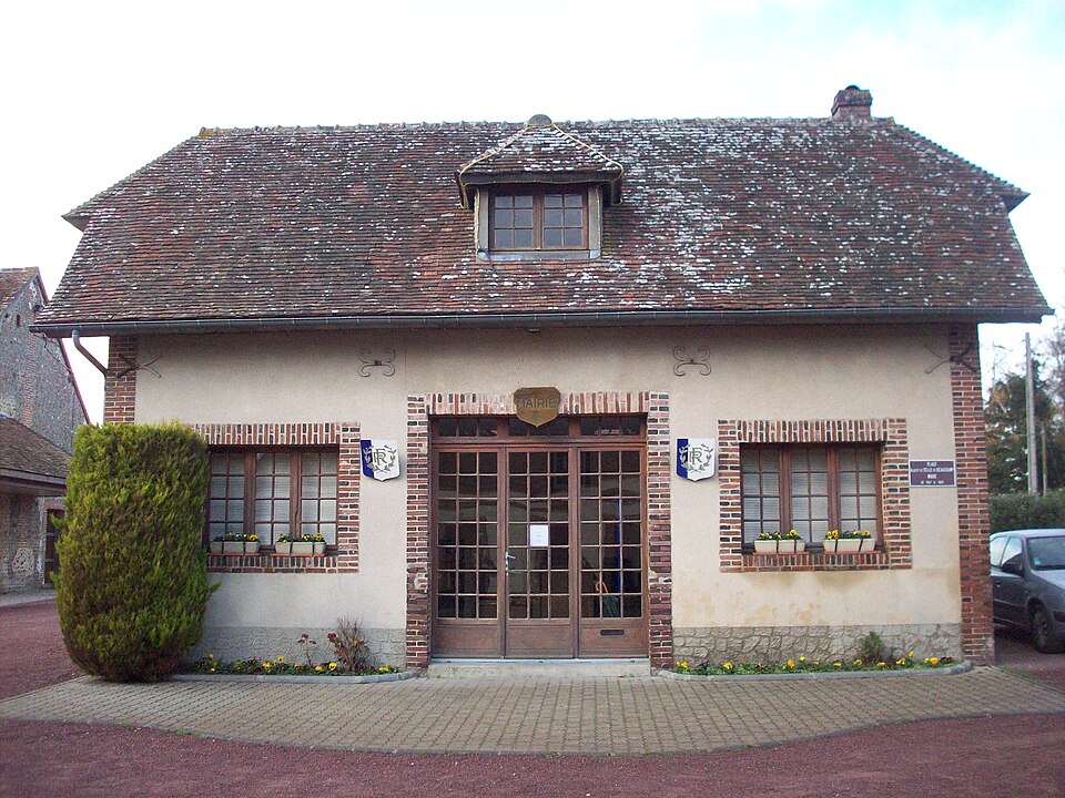 Mairie Chaise — Dieu — du — Theil