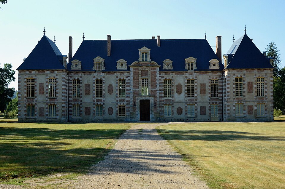 Ancienne abbaye ou château de La Croix — Saint — Leufroy DSC 1891