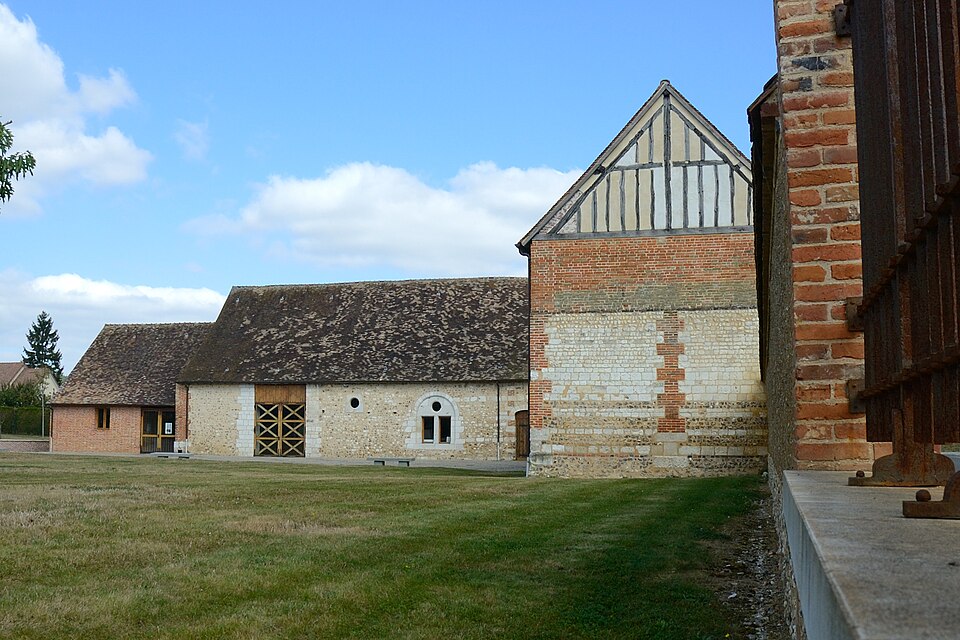Léproserie dite maladrerie Saint — Nicolas à Gravigny 01