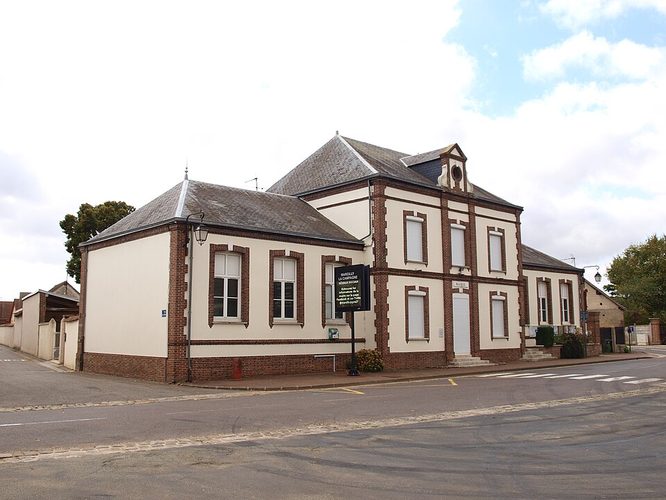 Marcilly — la — Campagne — FR — 27 — mairie — 01