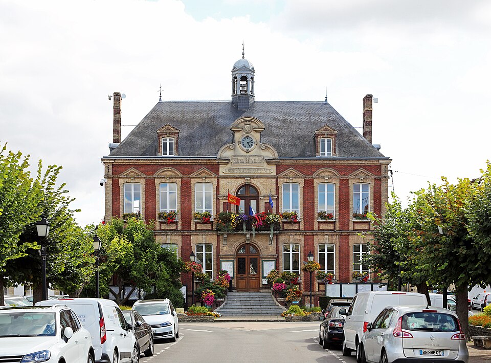Pacy — sur — Eure Hôtel de Ville R01