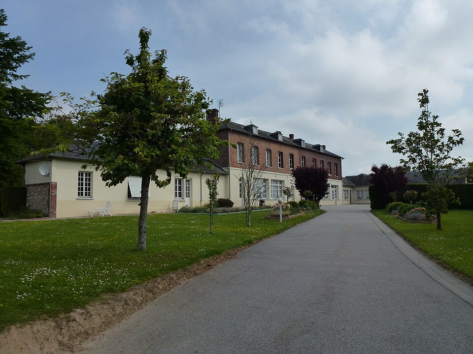 Plasnes (Eure, Fr) mairie — école
