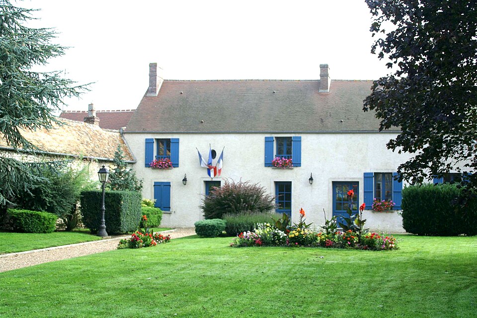 Villiers — en — Désoeuvre — Mairie01
