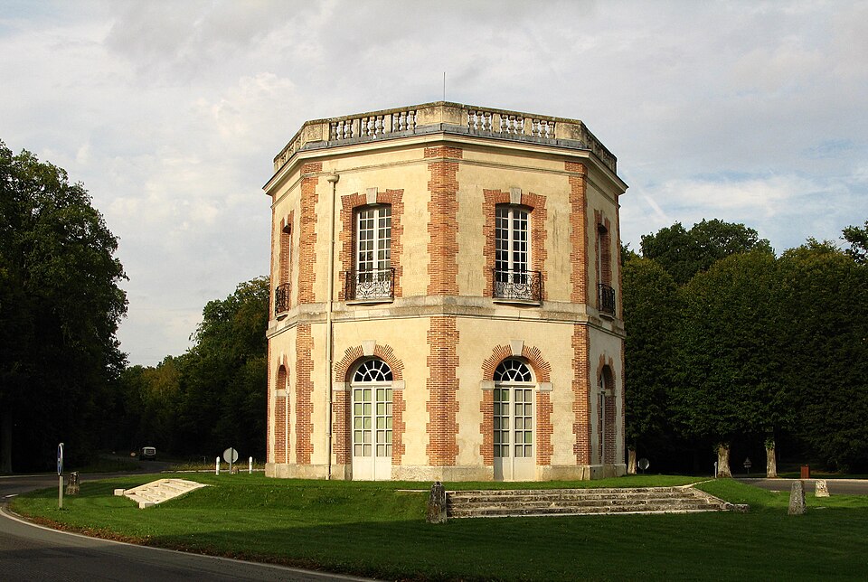 Pavillon de chasse forêt de Dreux