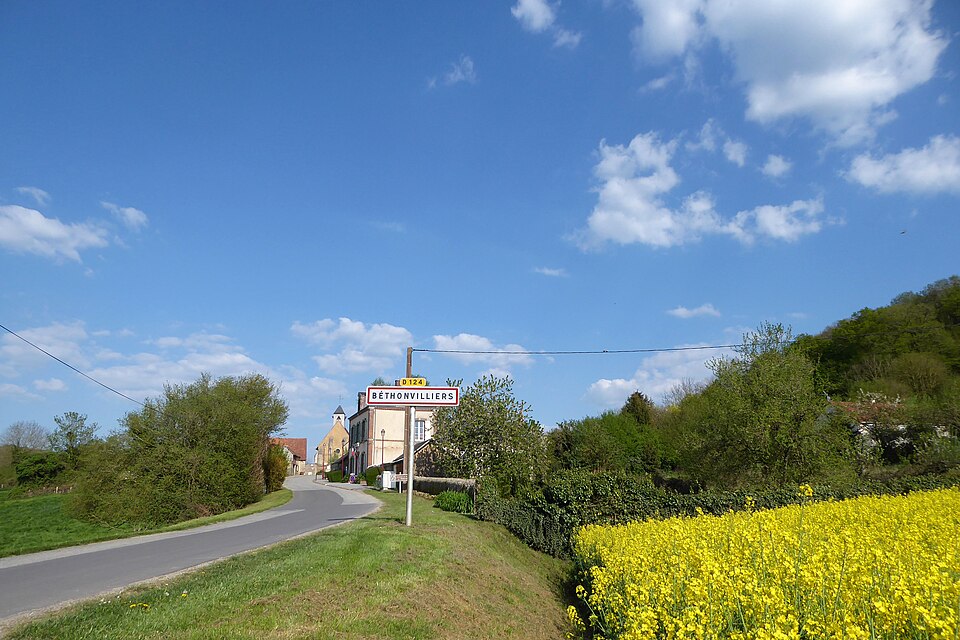 Béthonvilliers mairie église Saint — Martin Eure — et — Loir France