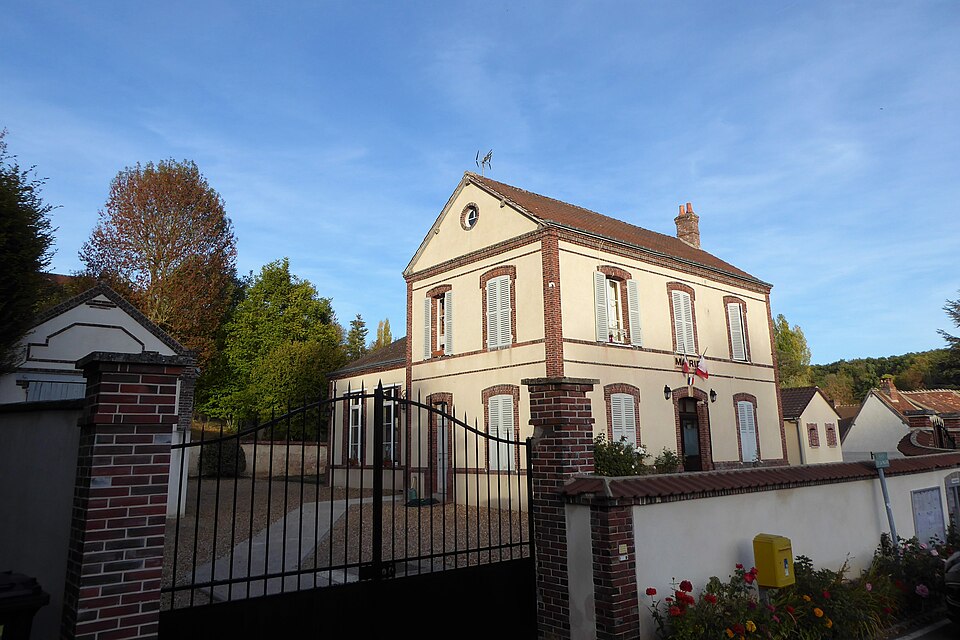 Bréchamps mairie Eure — et — Loir France