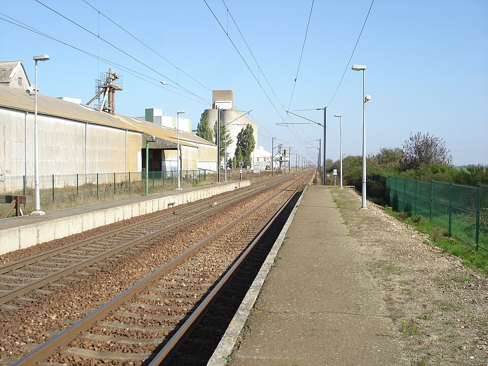 Gare de Marchezais — Broué (28) — Extrémités des quais — vers Paris