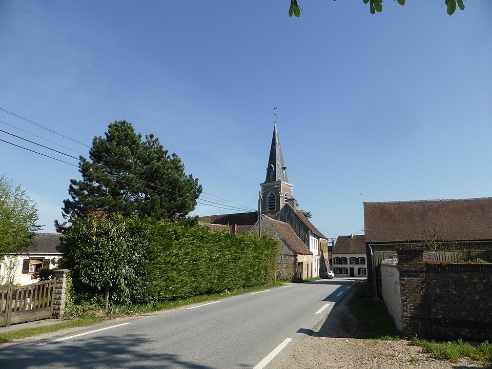 Champrond — en — Gâtine et son église Saint — Sauveur