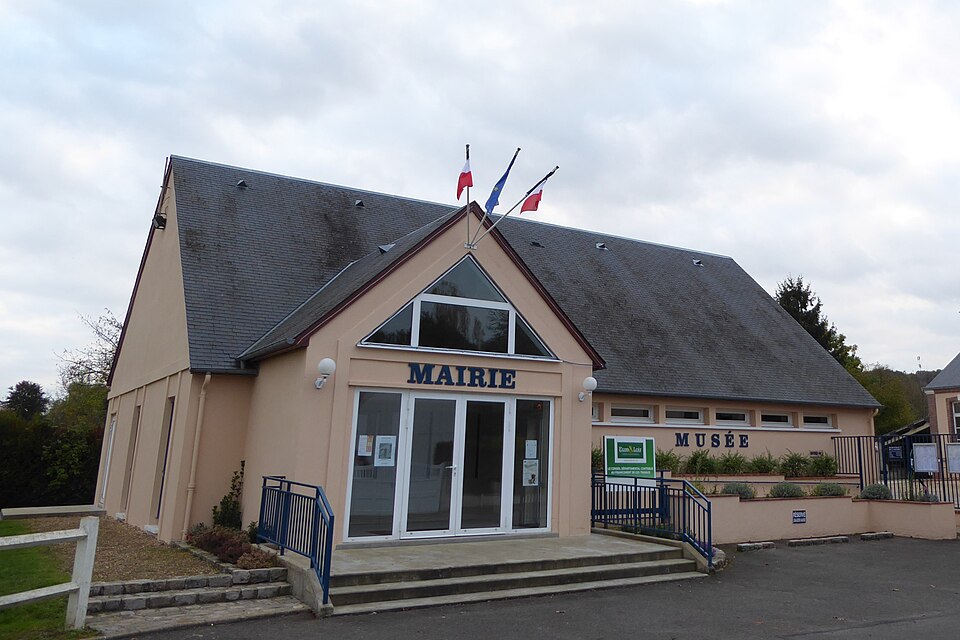 Charpont mairie musée Eure — et — Loir France