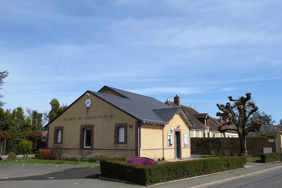 Mairie Châtaincourt Eure — et — Loir France