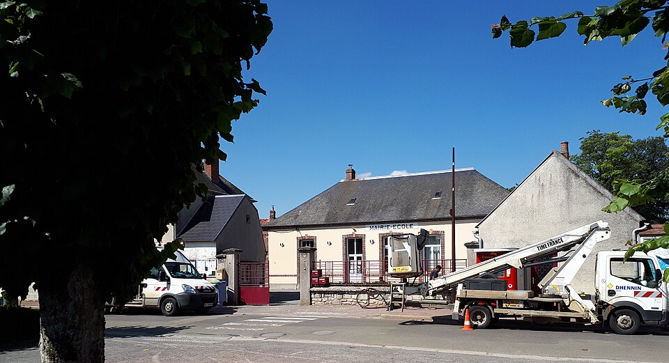 Châtenay (Eure — et — Loir) — 08 (cropped)