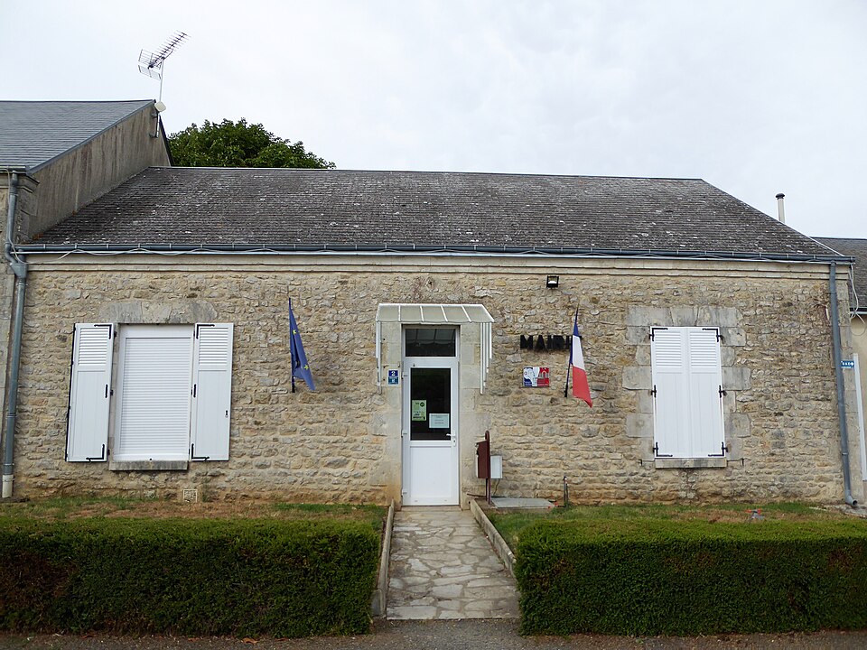 Mairie Marianne d'Or présidentielles et législatives 2012 Courbehaye Eure — et — Loir France