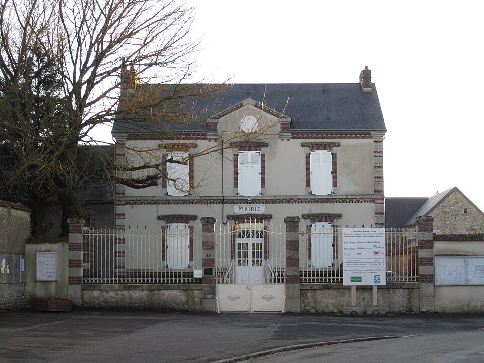 Mairie Fresnay — L' Evêque
