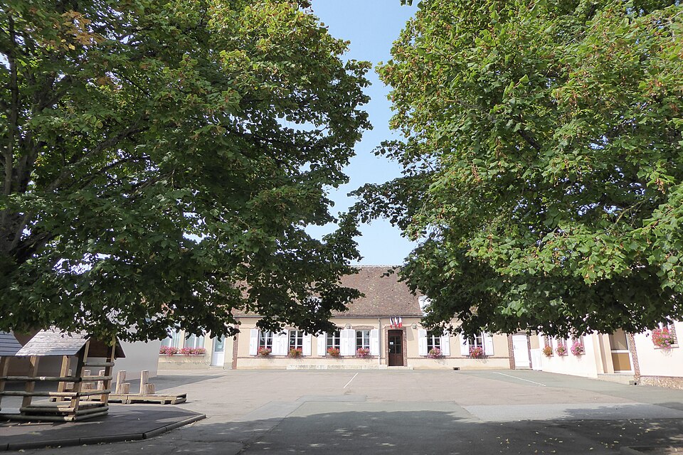 Landelles mairie Eure — et — Loir France