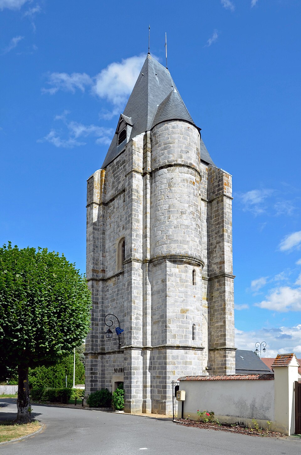 Lormaye — Tour pilori 01