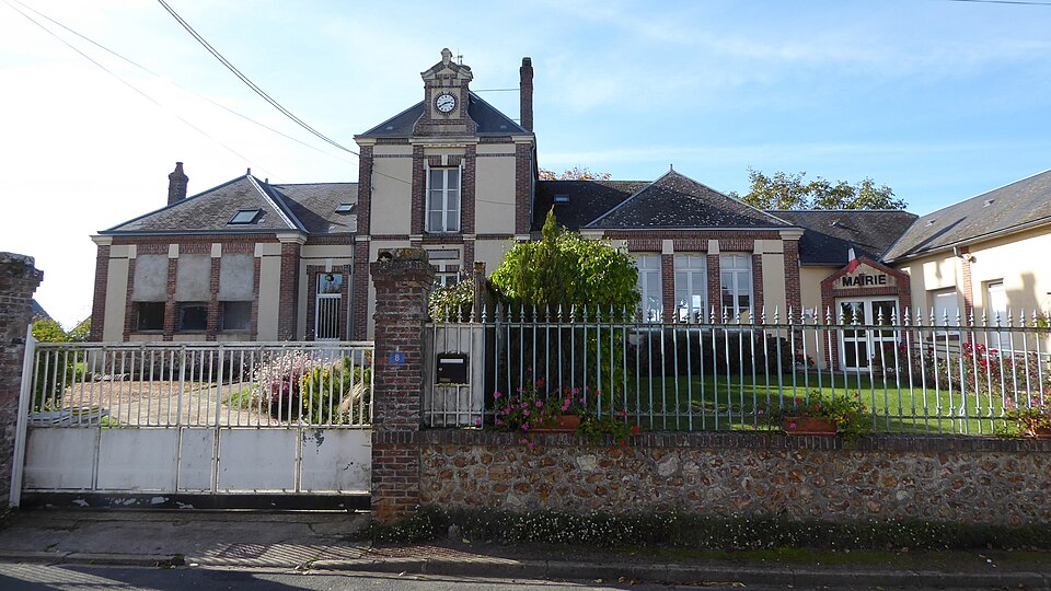 Montharville mairie Eure — et — Loir France