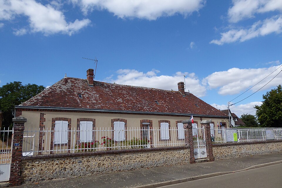 Orrouer — mairie Eure — et — Loir France