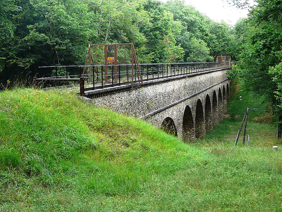 Pont aqueduc de l'Avre (arcades de Marigny) — panoramio