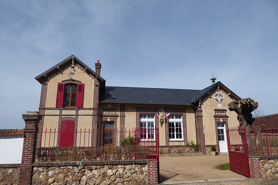 Mairie — école Torçay Eure — et — Loir France