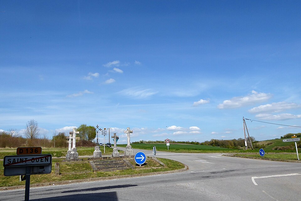 Les cinq croix de France Saint — Ouen — Marchefroy Eure — et — Loir France