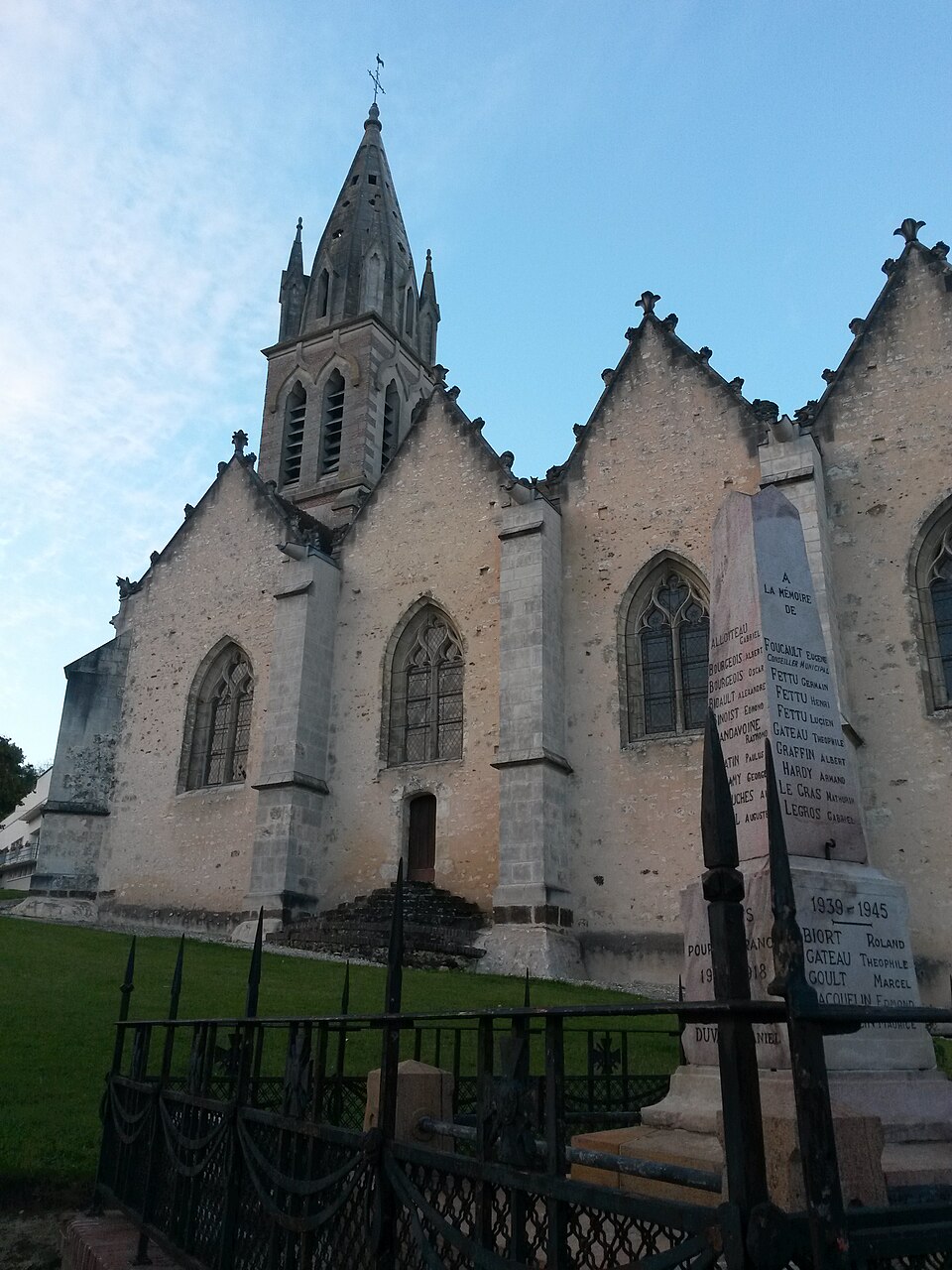 Eglise de Saint — Victor — de — Buthon
