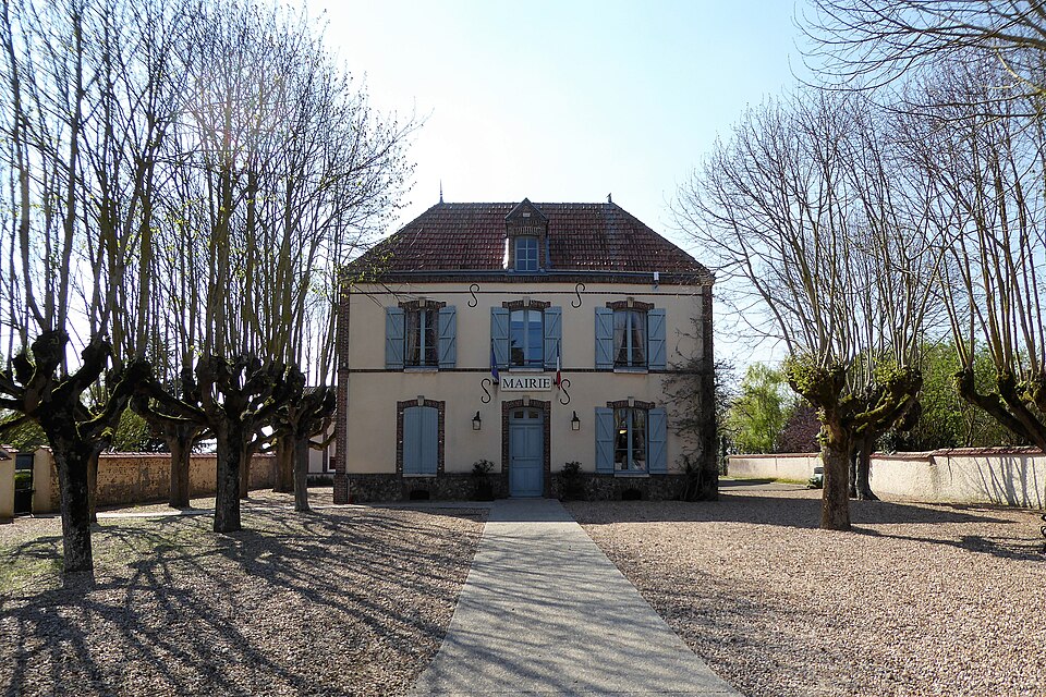 Serville mairie Eure — et — Loir France