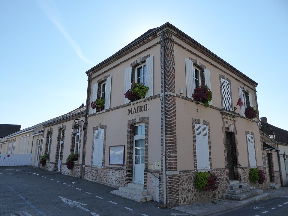 Thivars mairie Eure — et — Loir France