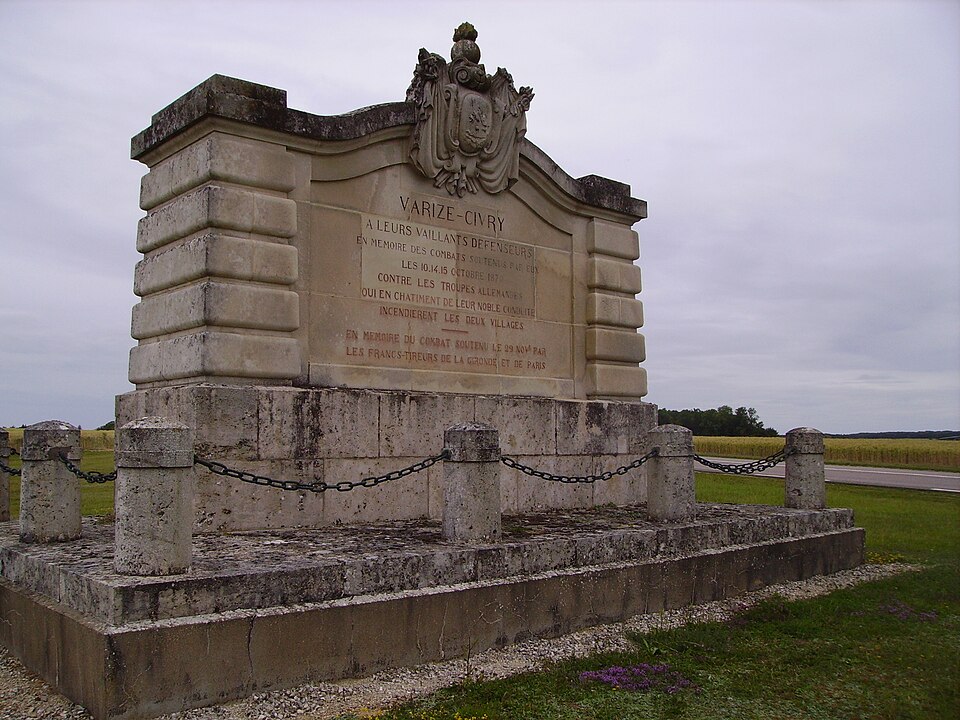 Monument aux défenseurs de Varize — Civry