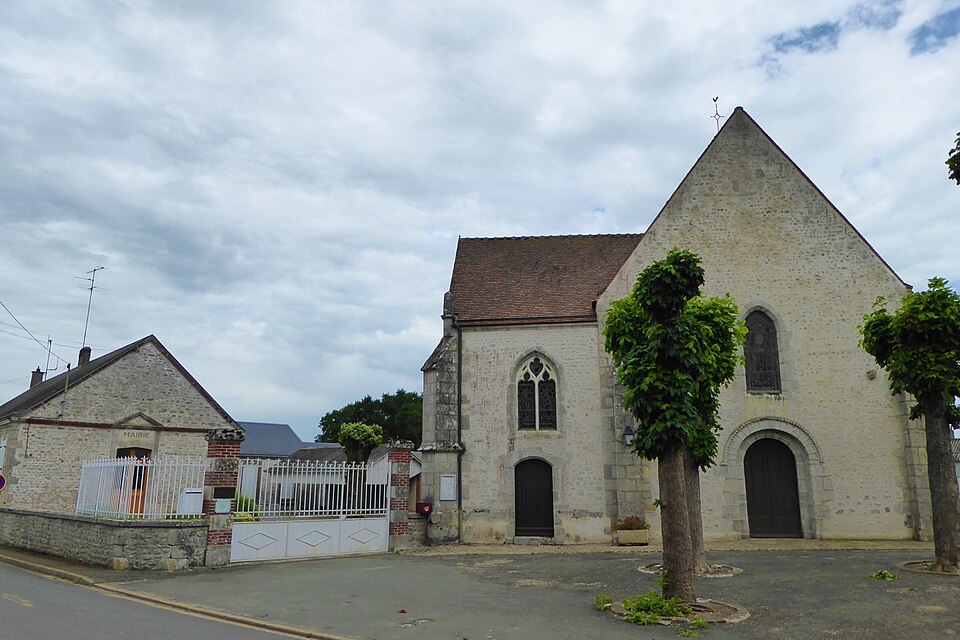 Mairie et église Saint — Martin Viabon Eure — et — Loir France