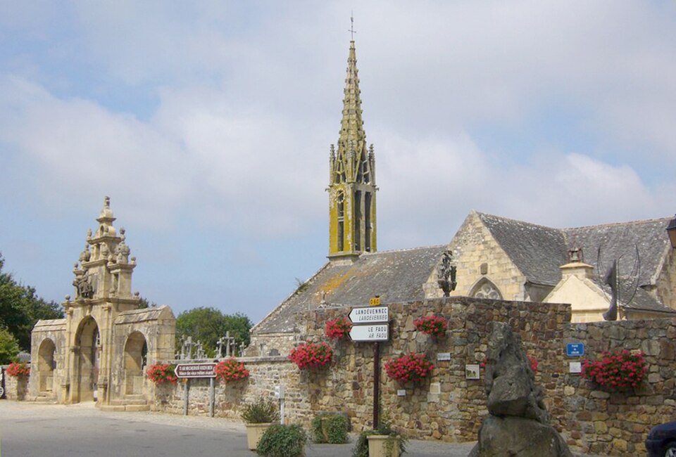 Argol — eglise — place