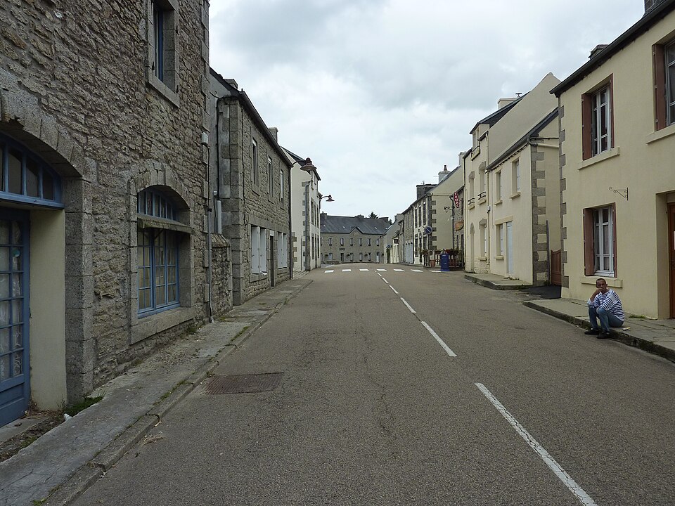 017 Berrien La rue principale du village