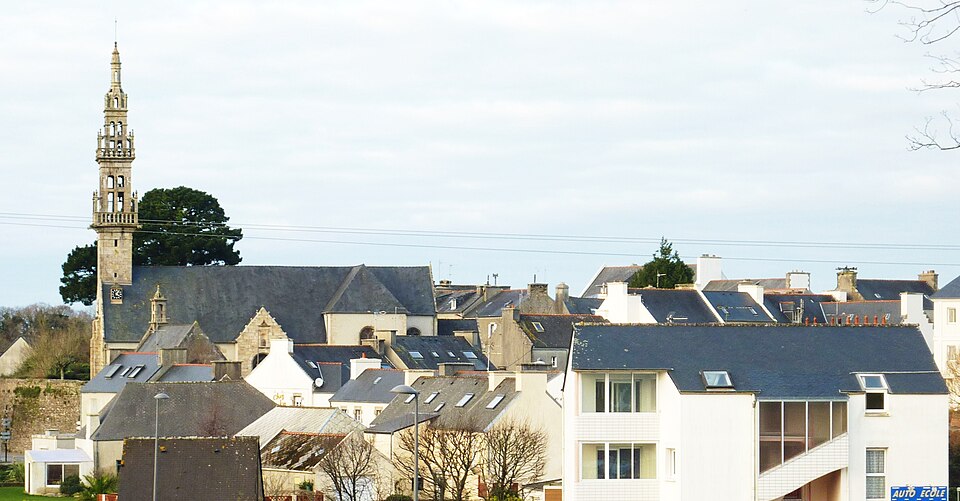 09 Bourg — Blanc vu du cimetière
