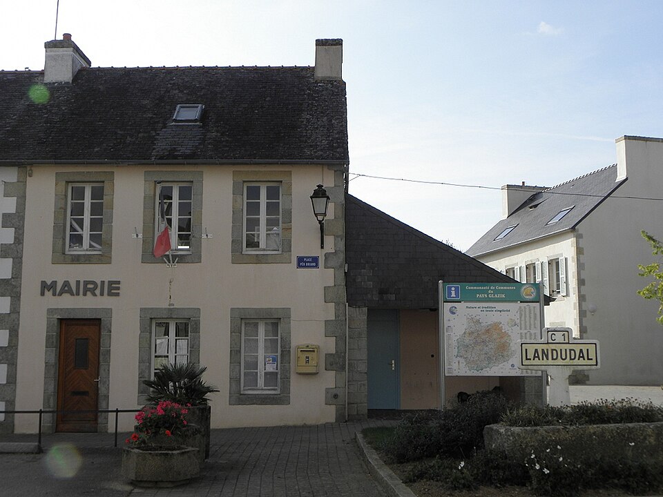 Landudal (29) Mairie