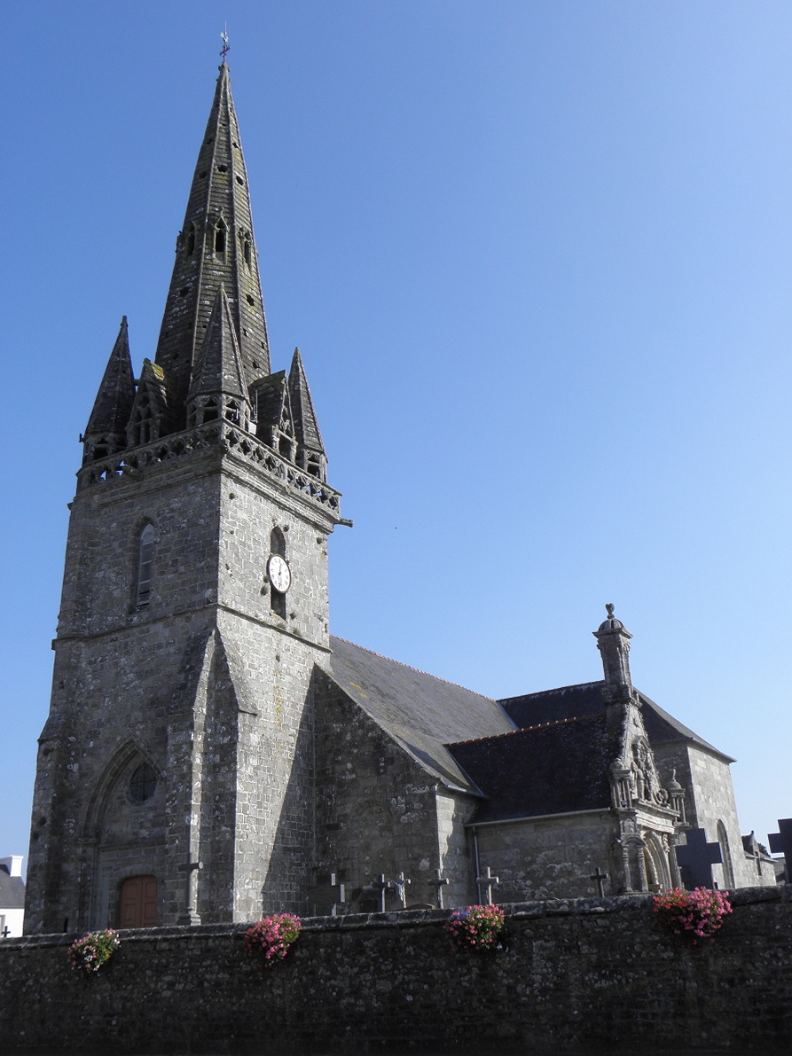Lanhouarneau (29) Église 04