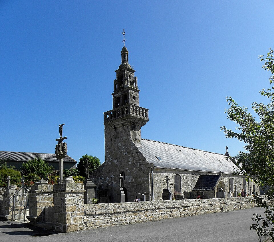 Loc — Brévalaire (29) Église 01