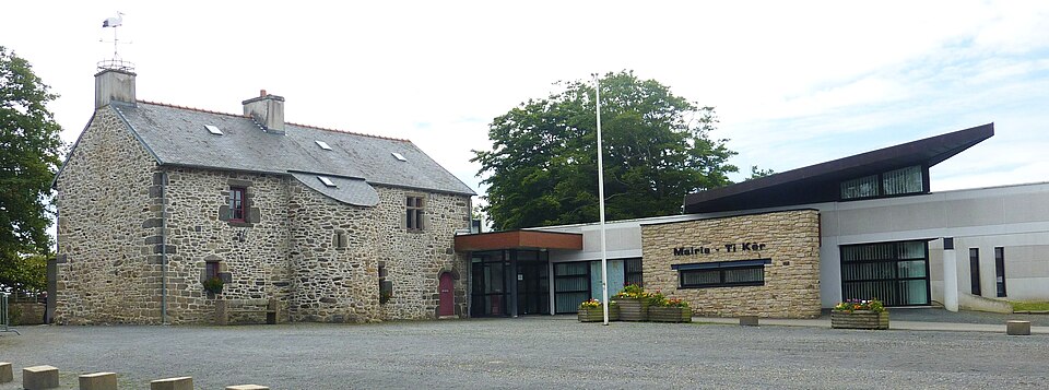Ploudaniel 14 La mairie